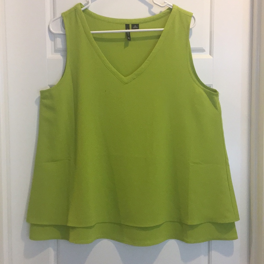 New Directions. Sleeveless shirt. 2 layer bottom.